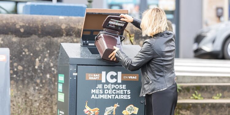 Pornic agglo installe de nouvelles bornes pour vos déchets alimentaires