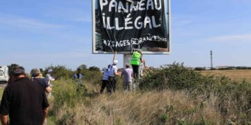 Pays de Retz : l’association Paysages de France intensifie la lutte contre les panneaux publicitaires illégaux
